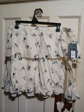 Universal Thread Cream Blue Floral Off-Shoulder Top